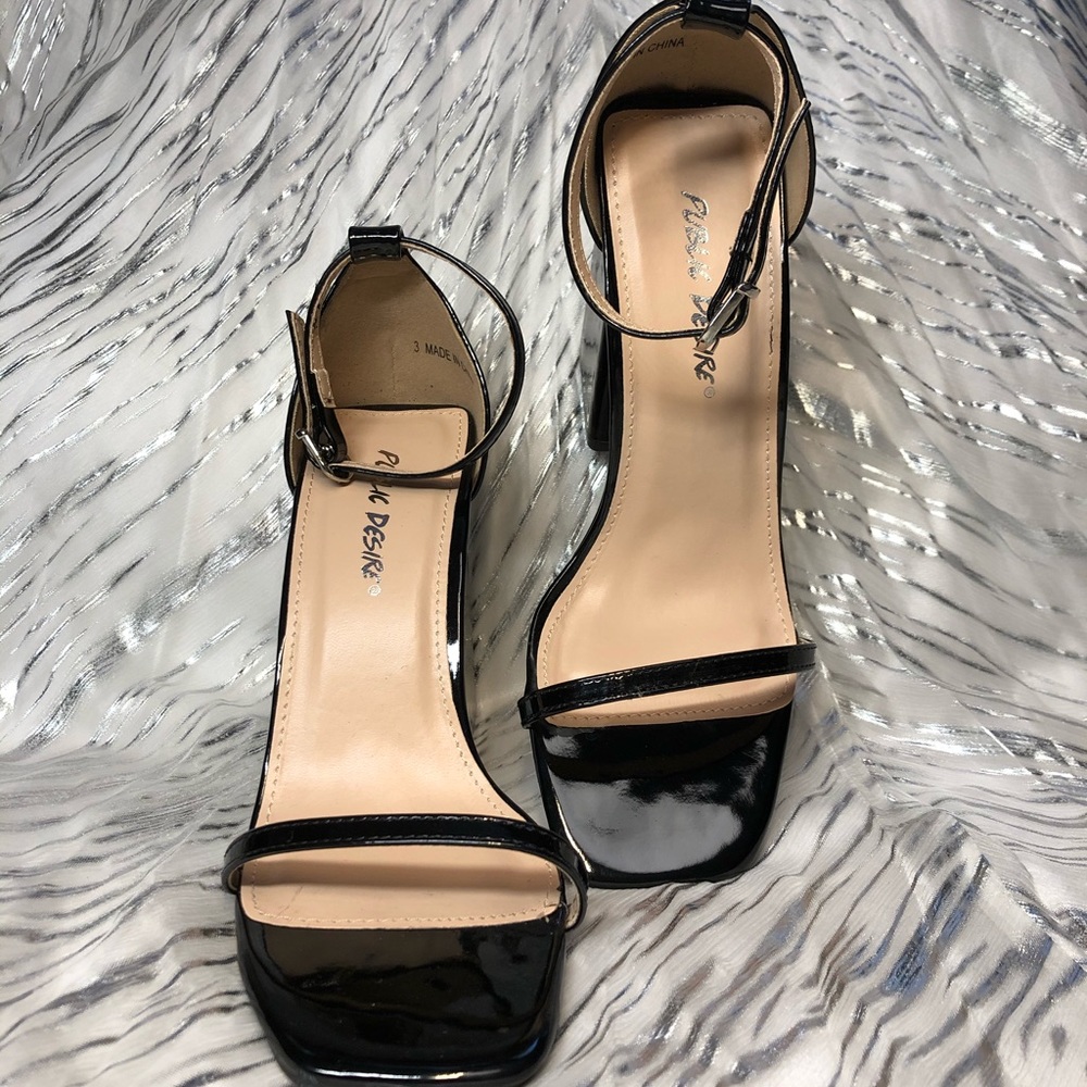 Square toe sandals
